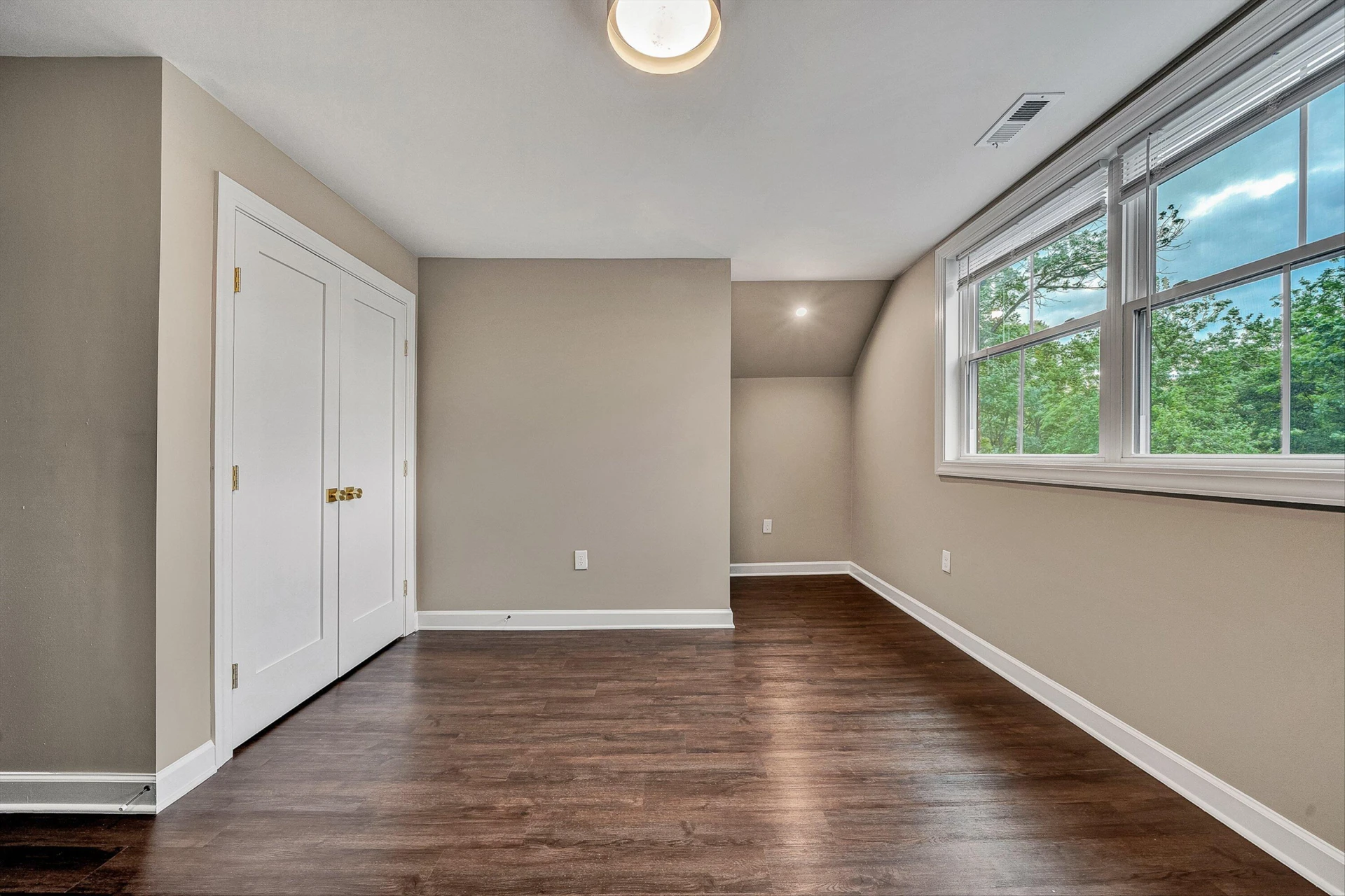 606 N Broad ST - Photo 49