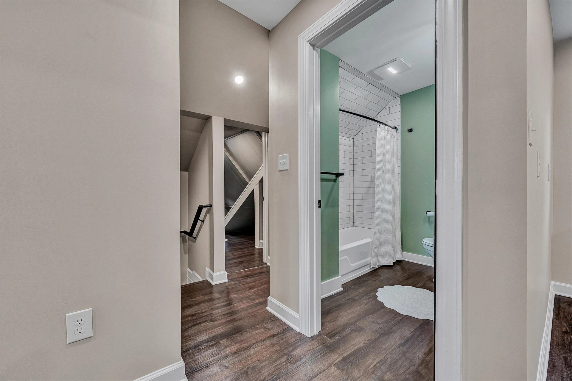 606 N Broad ST - Photo 51