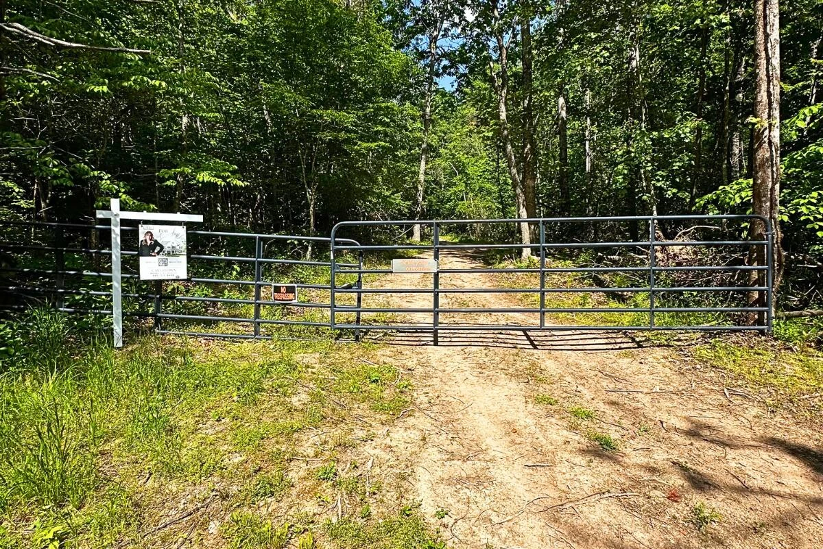 3994 Yates RD - Photo 2
