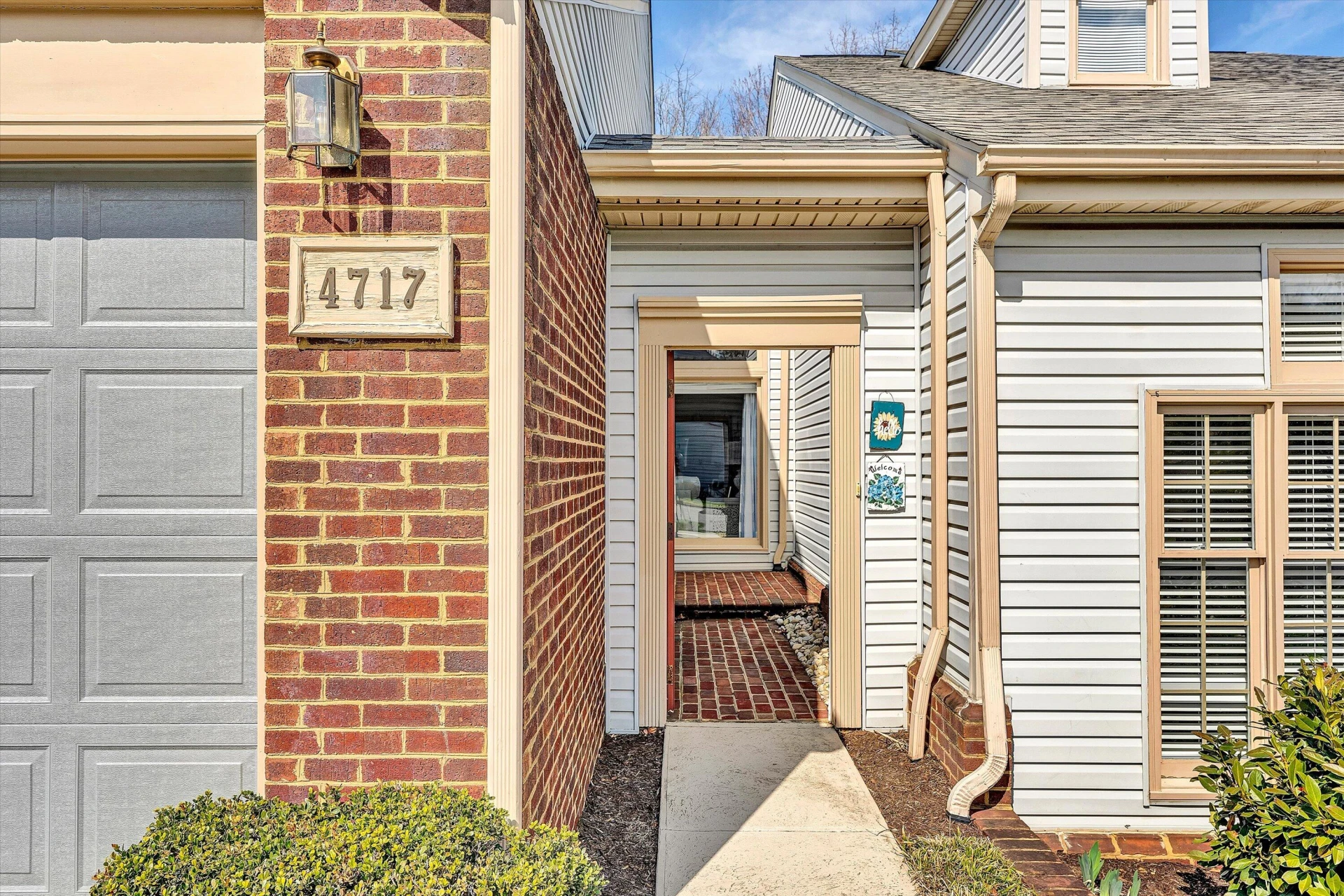 4717 Barclay Square SW - Photo 4