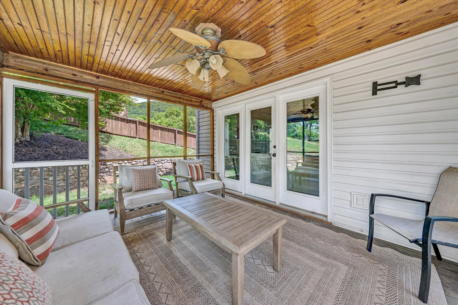 3808 Derby DR - Photo 16