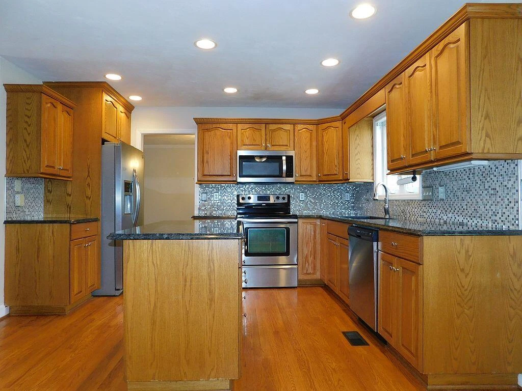 3808 Derby DR - Photo 9
