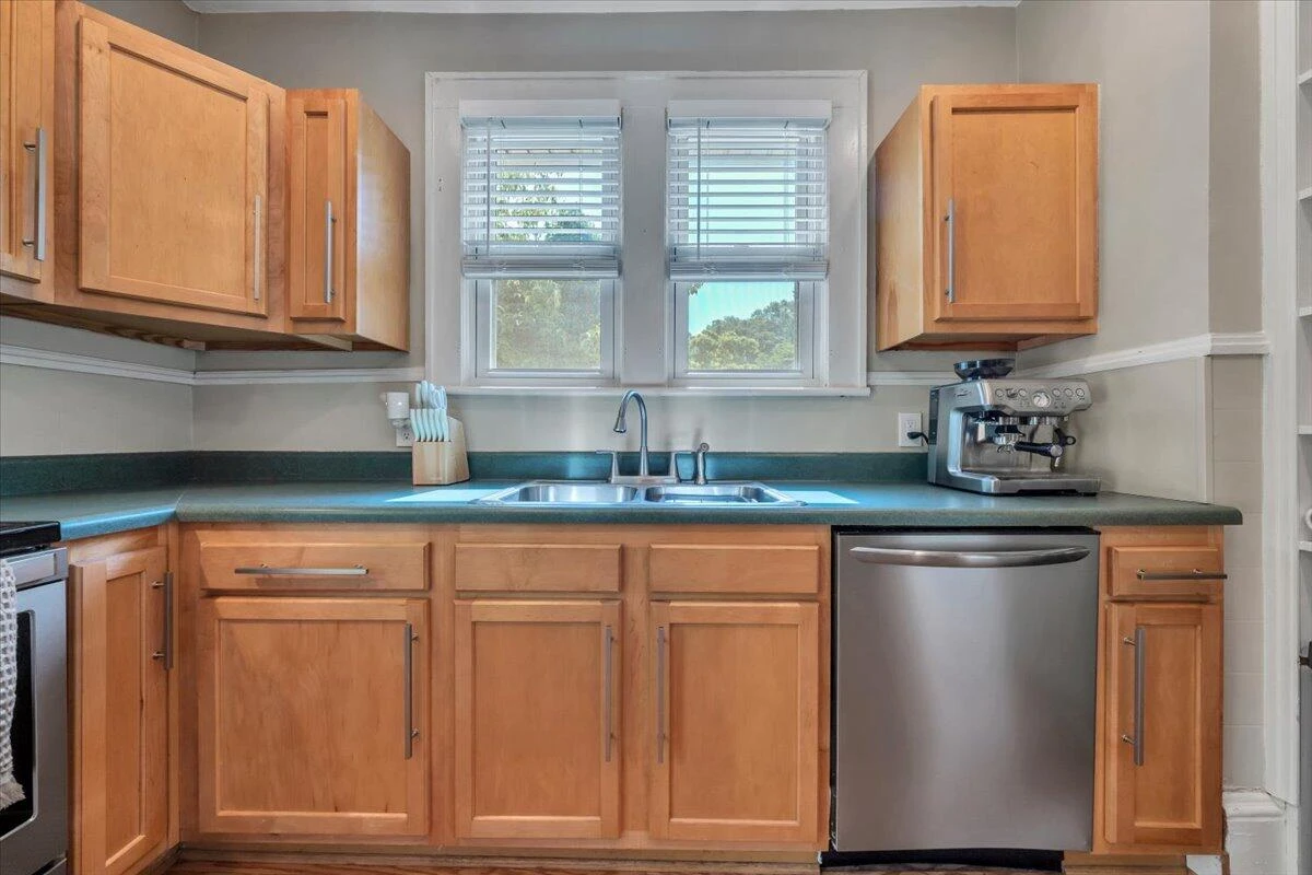 1205 Summit AVE SW - Photo 21
