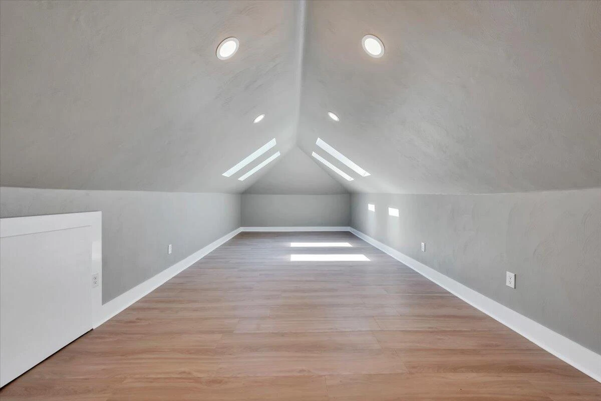 1205 Summit AVE SW - Photo 32