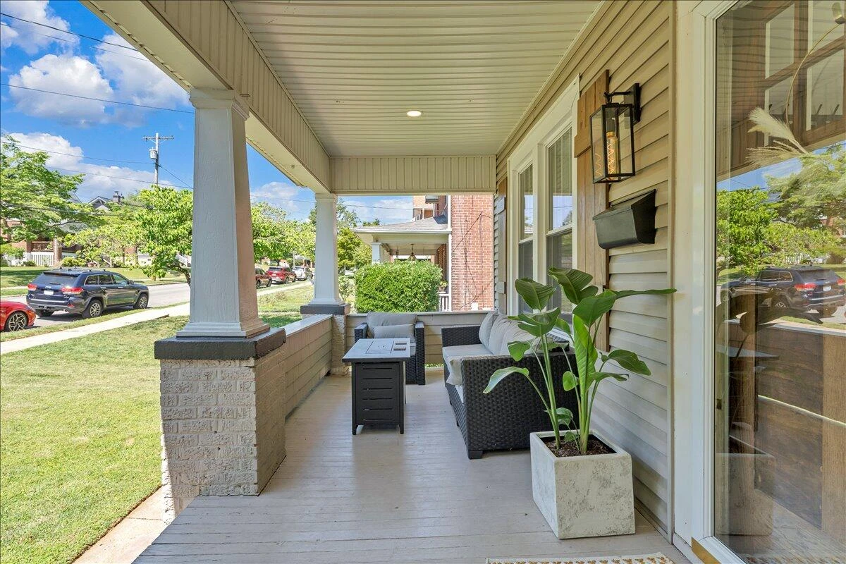 1205 Summit AVE SW - Photo 6
