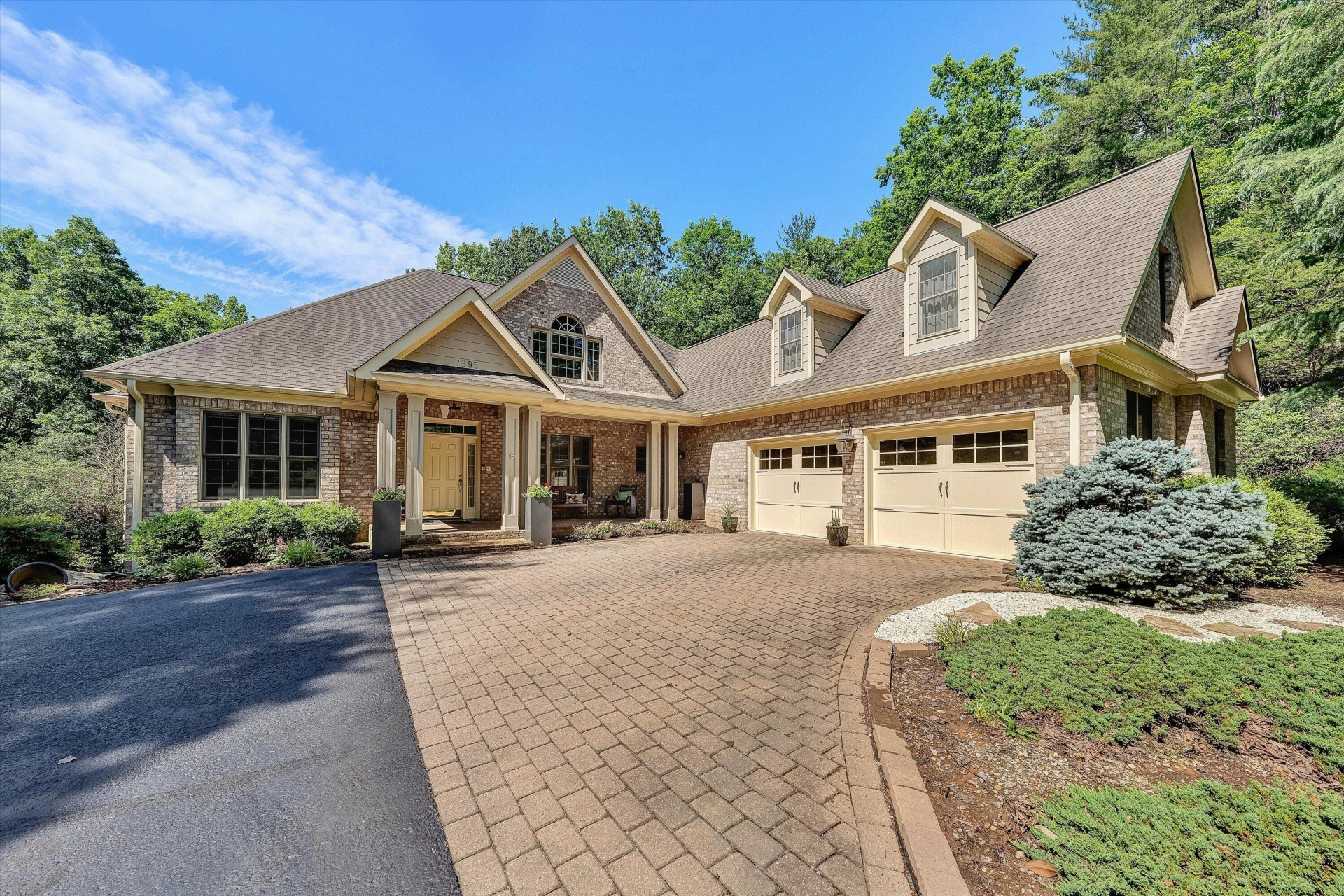 7395 Starlight LN - Photo 2