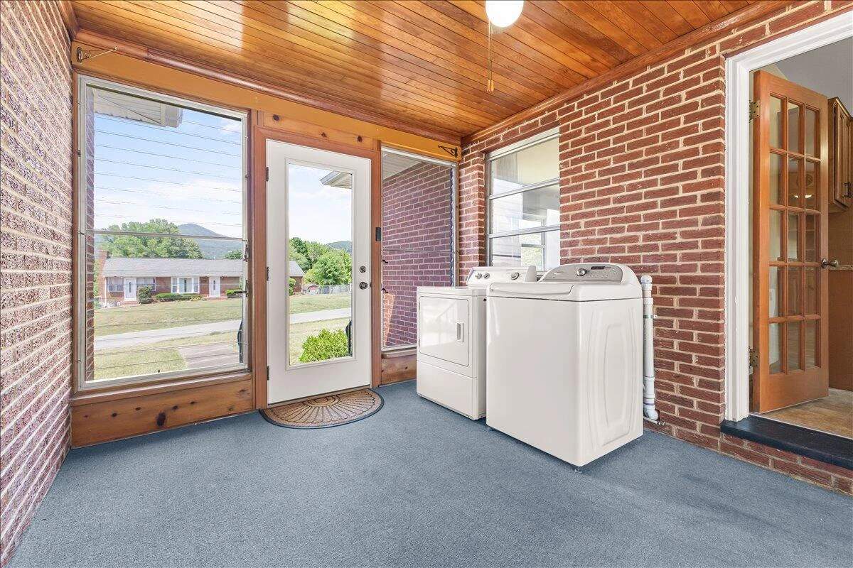 2605 Pinecrest DR - Photo 12