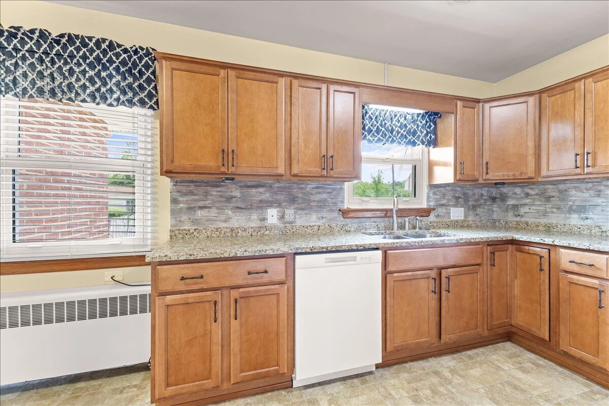 2605 Pinecrest DR - Photo 8