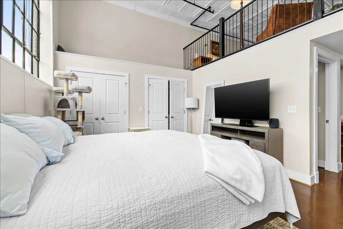 319 Campbell AVE SW #101 - Photo 15