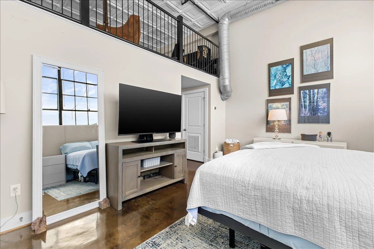 319 Campbell AVE SW #101 - Photo 16