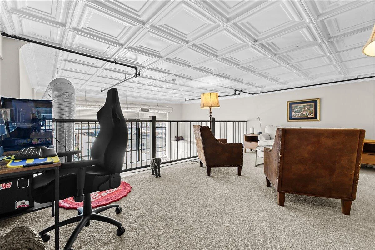 319 Campbell AVE SW #101 - Photo 17
