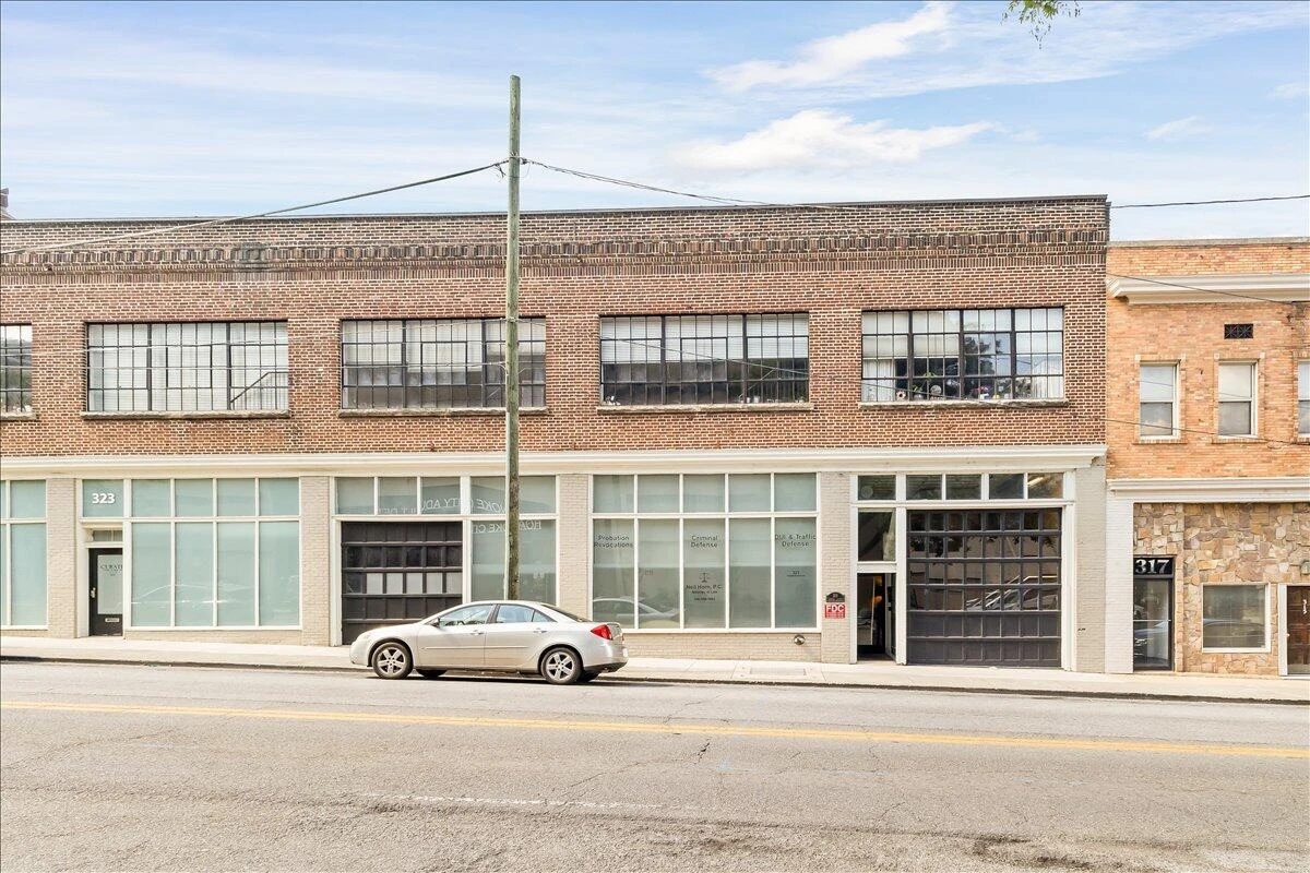 319 Campbell AVE SW #101 - Photo 2