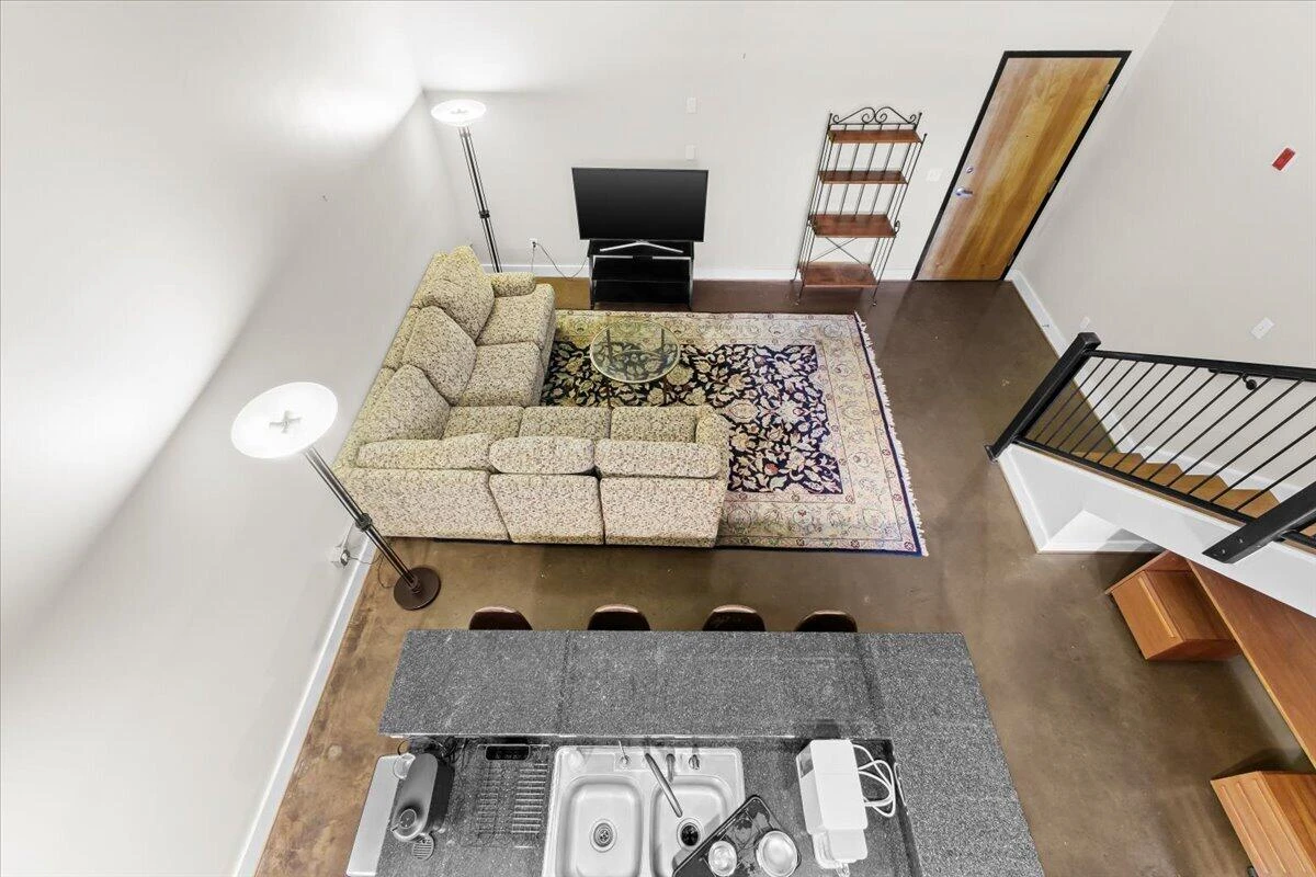 319 Campbell AVE SW #101 - Photo 20