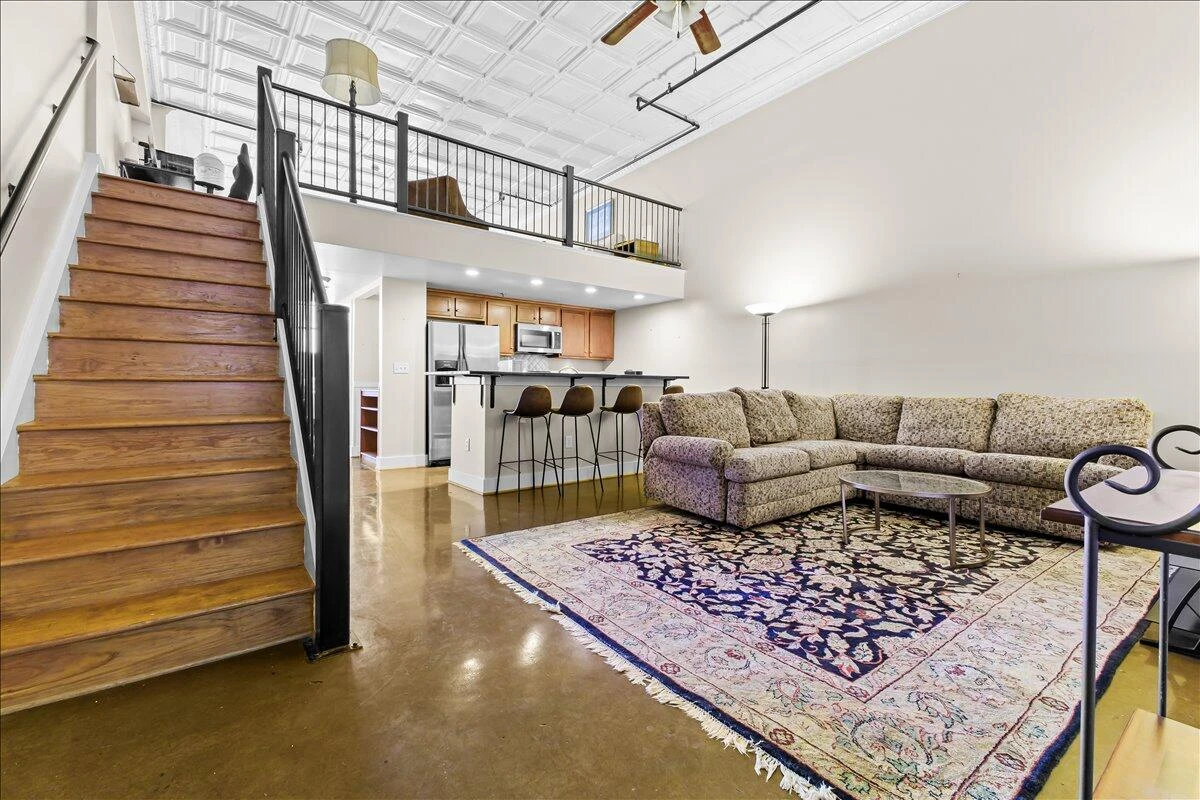319 Campbell AVE SW #101 - Photo 3