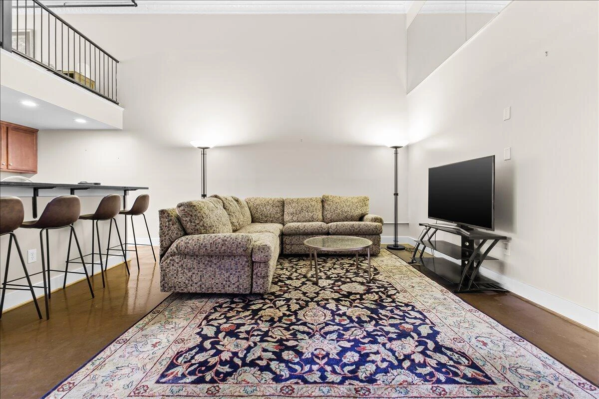 319 Campbell AVE SW #101 - Photo 4