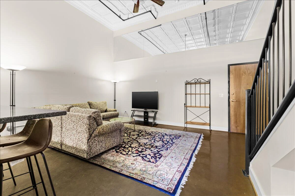 319 Campbell AVE SW #101 - Photo 5