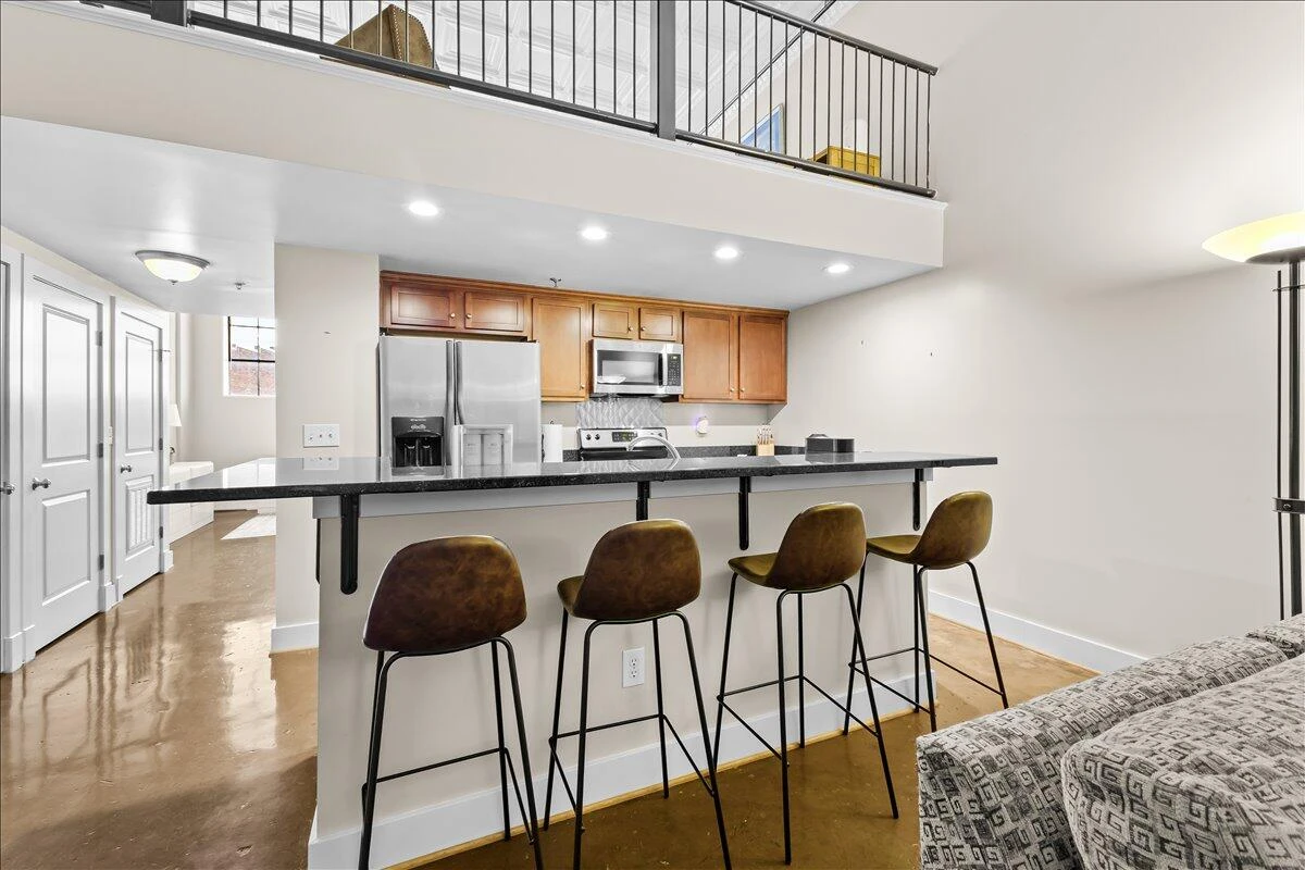 319 Campbell AVE SW #101 - Photo 6
