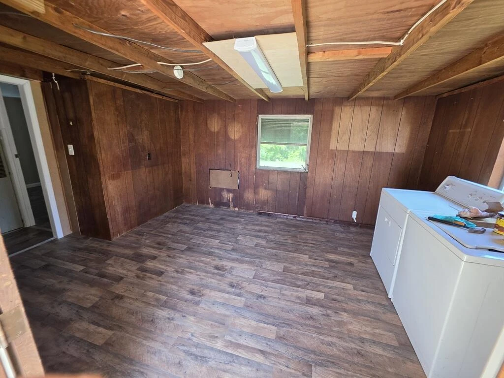 369 Glenview DR - Photo 19