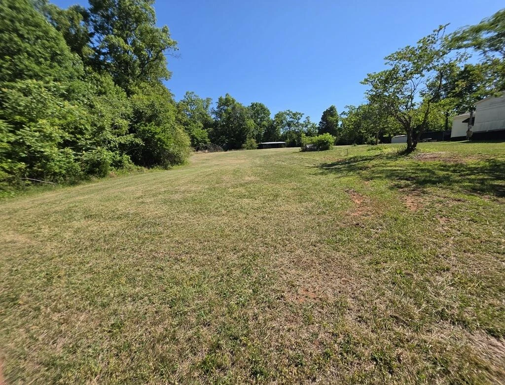 369 Glenview DR - Photo 2