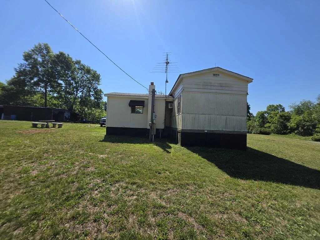 369 Glenview DR - Photo 33