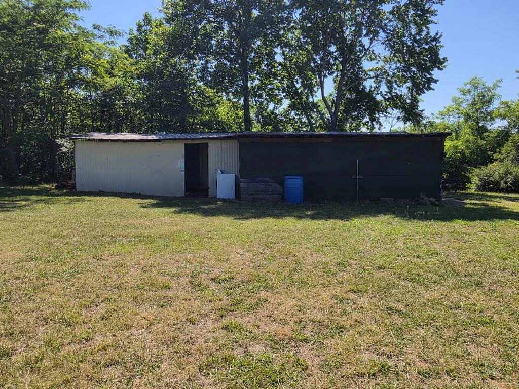 369 Glenview DR - Photo 6