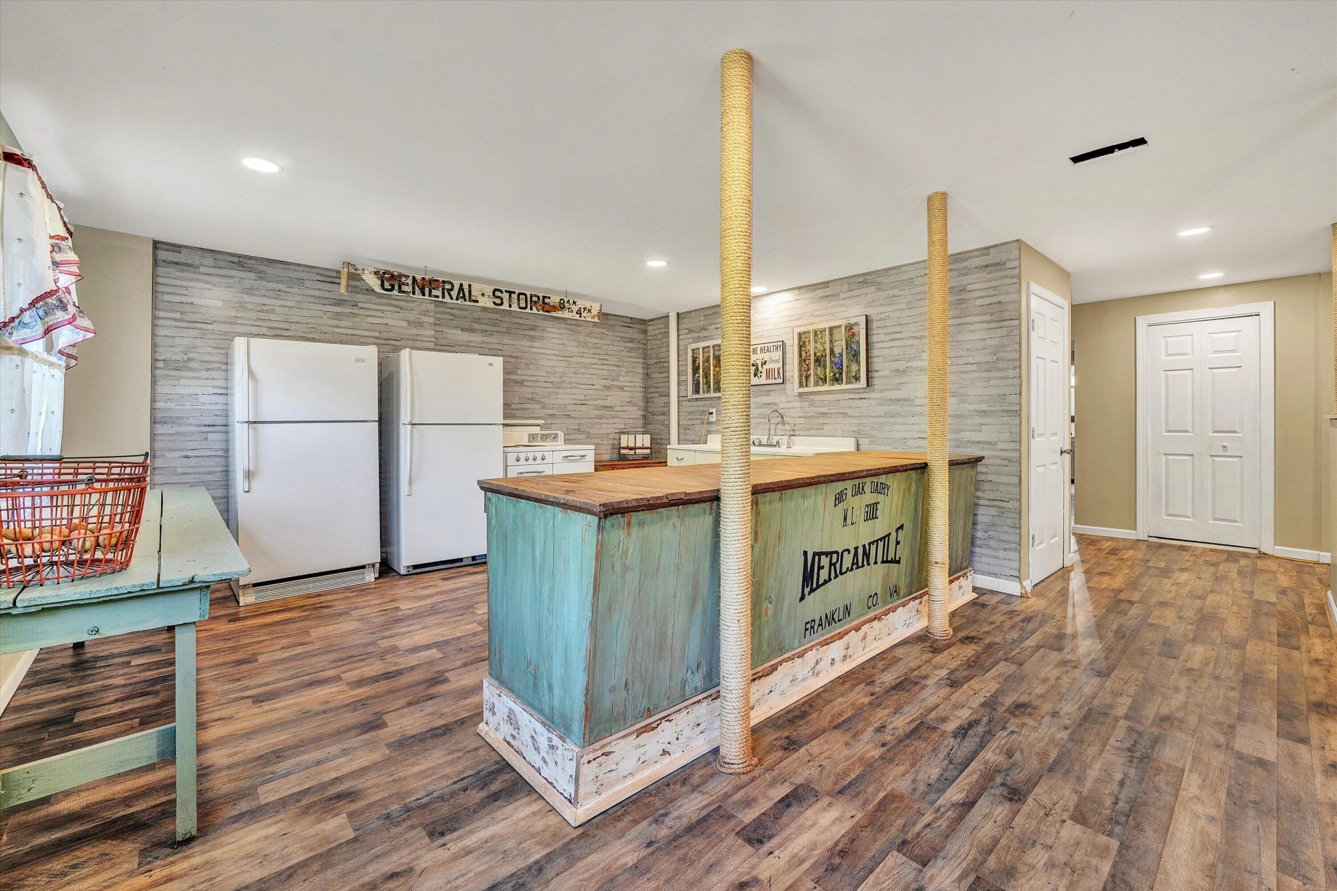 180 Thompson Ridge CIR - Photo 59