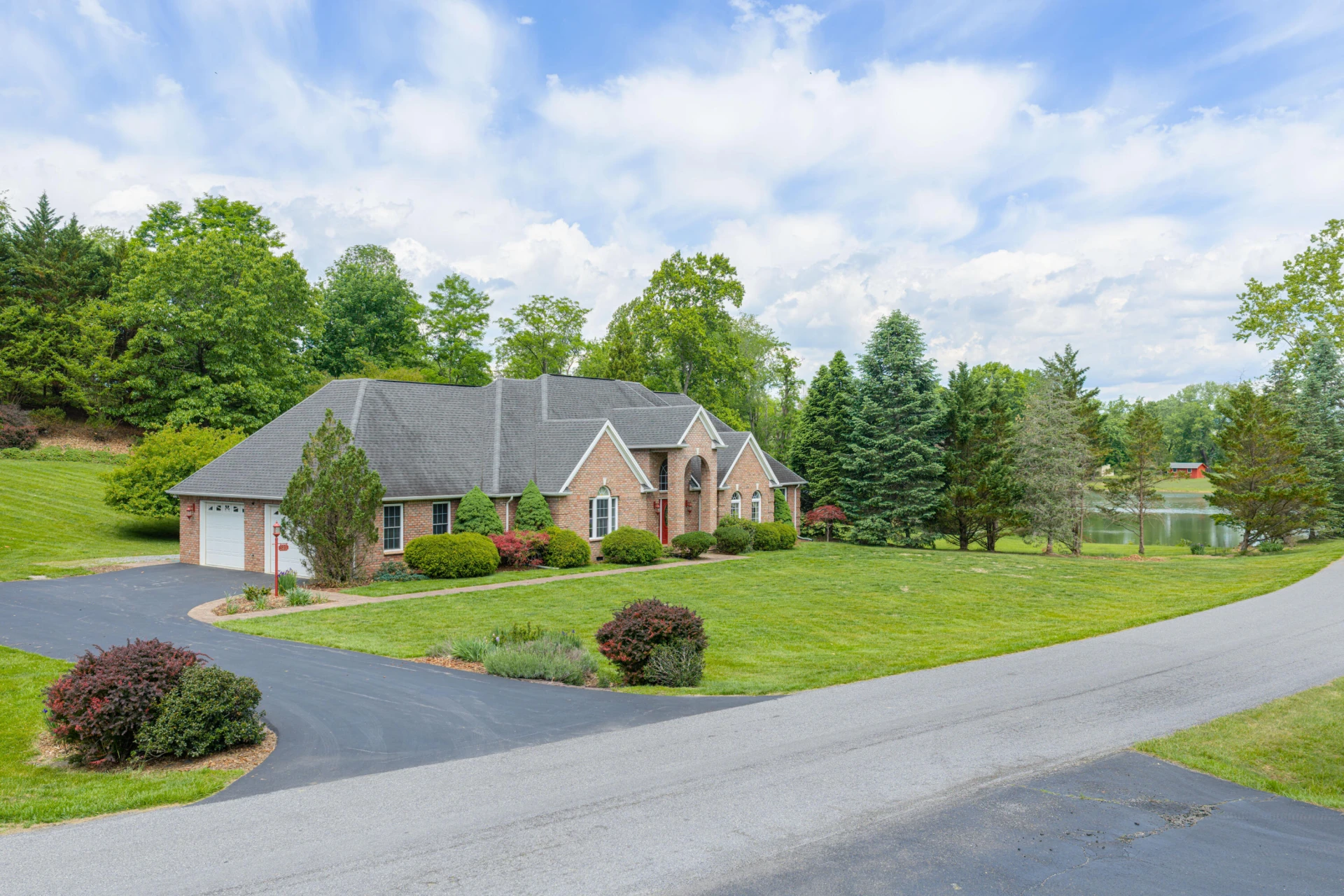525 Orchard Lake DR