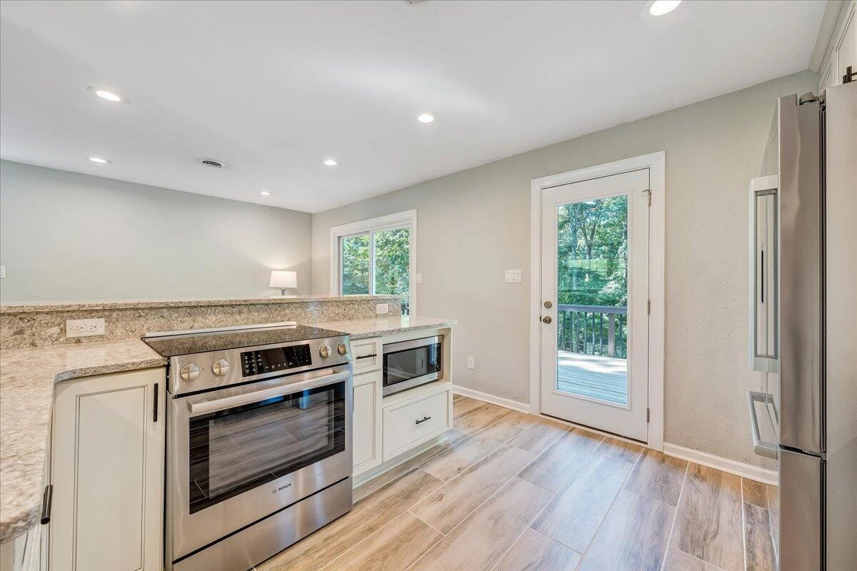 2116 Wesvan DR - Photo 6