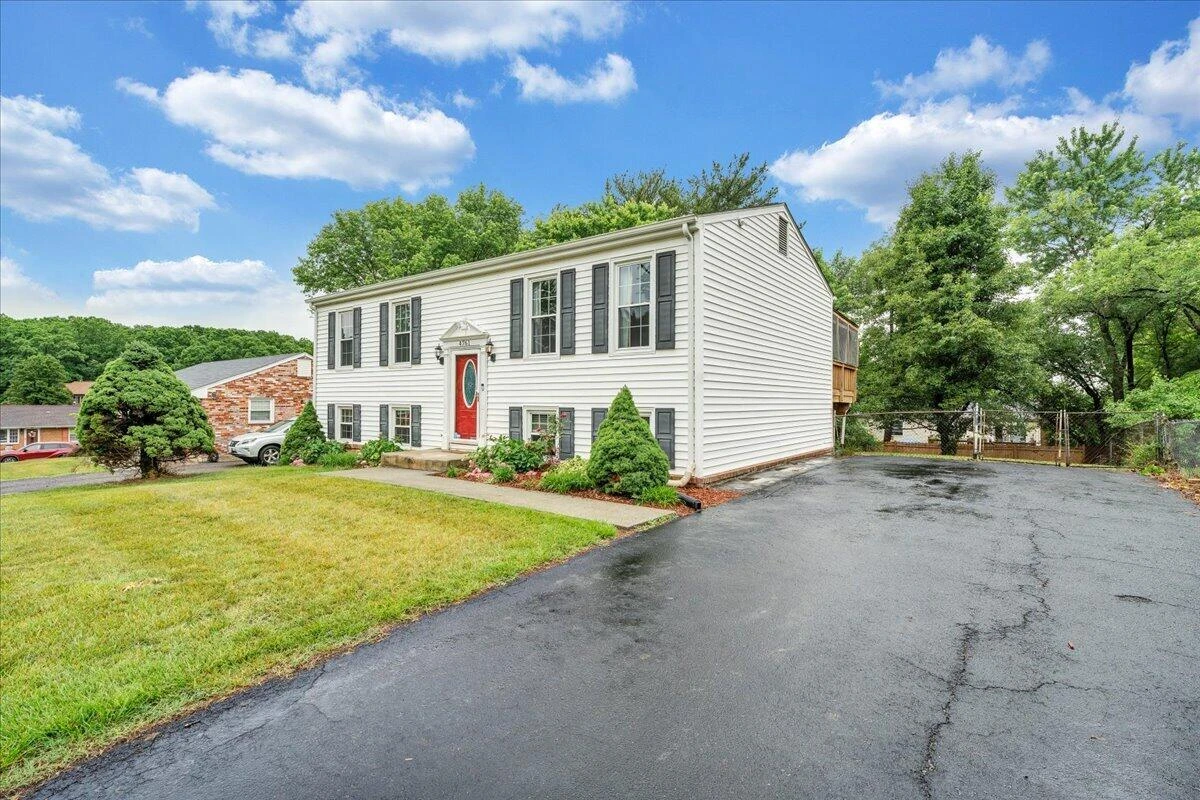 4761 Arnold DR NE - Photo 2
