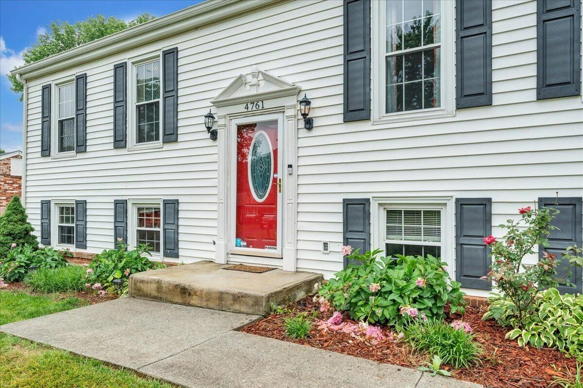 4761 Arnold DR NE - Photo 3