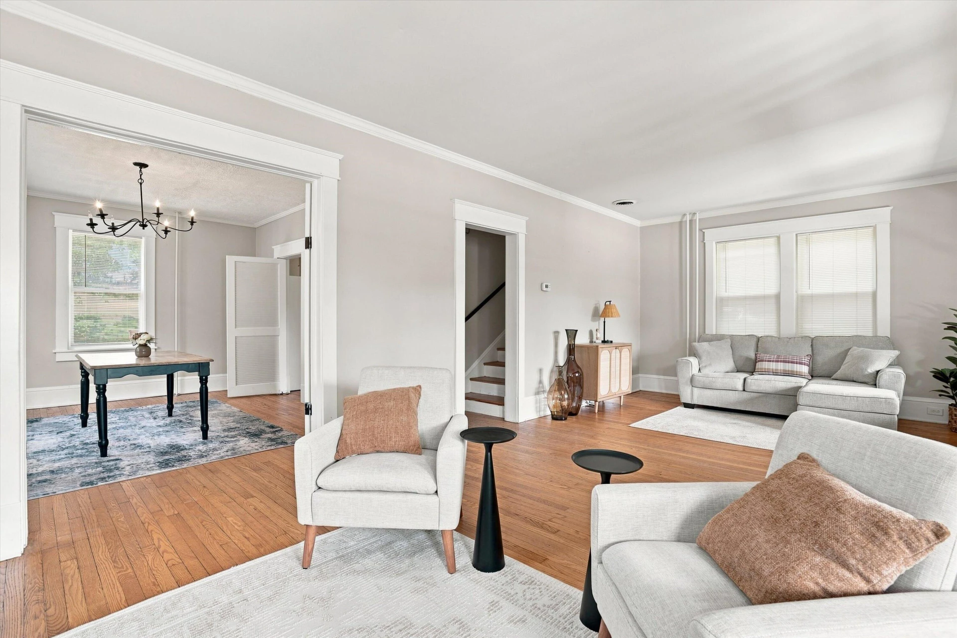 2143 Broadway AVE SW - Photo 4