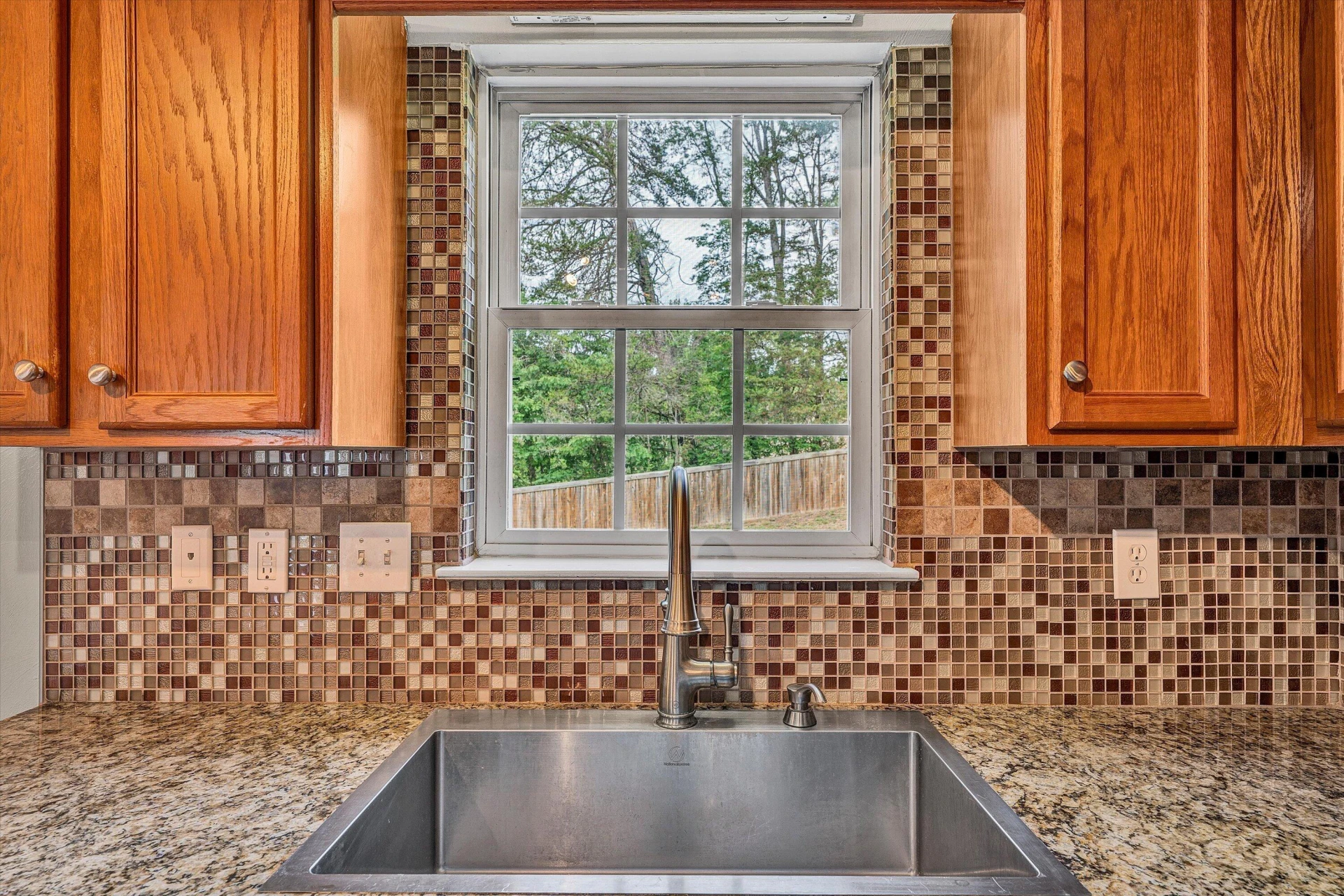 6932 Linn DR - Photo 3