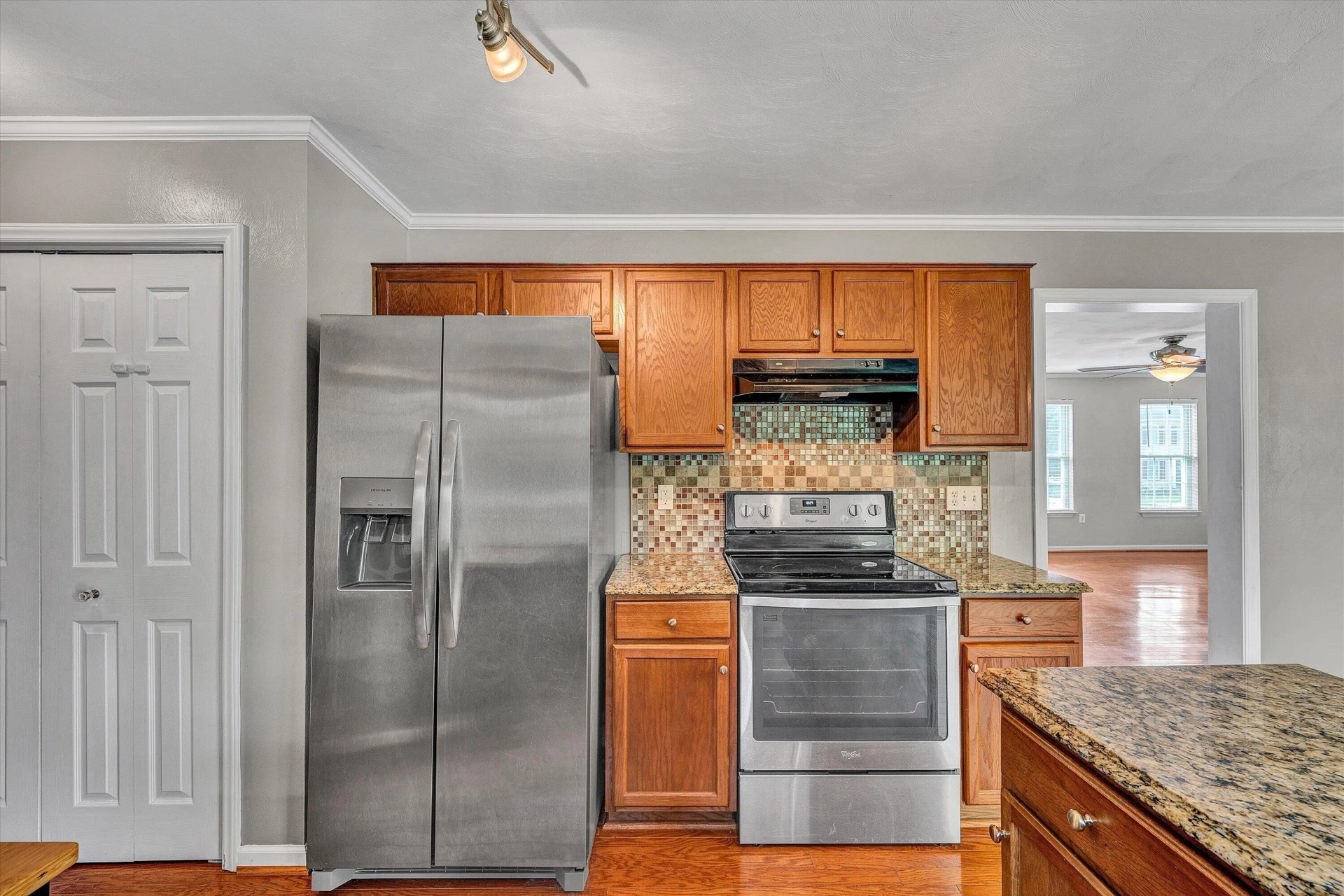 6932 Linn DR - Photo 4