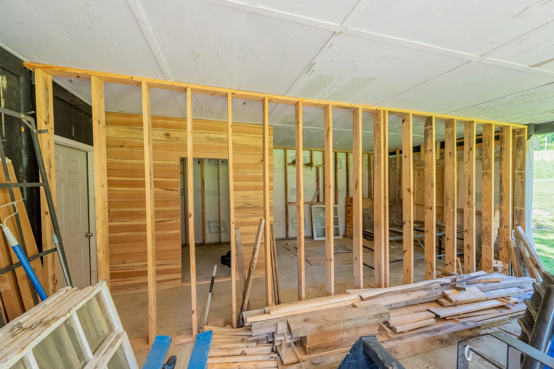 8730 Lee DR NE - Photo 18
