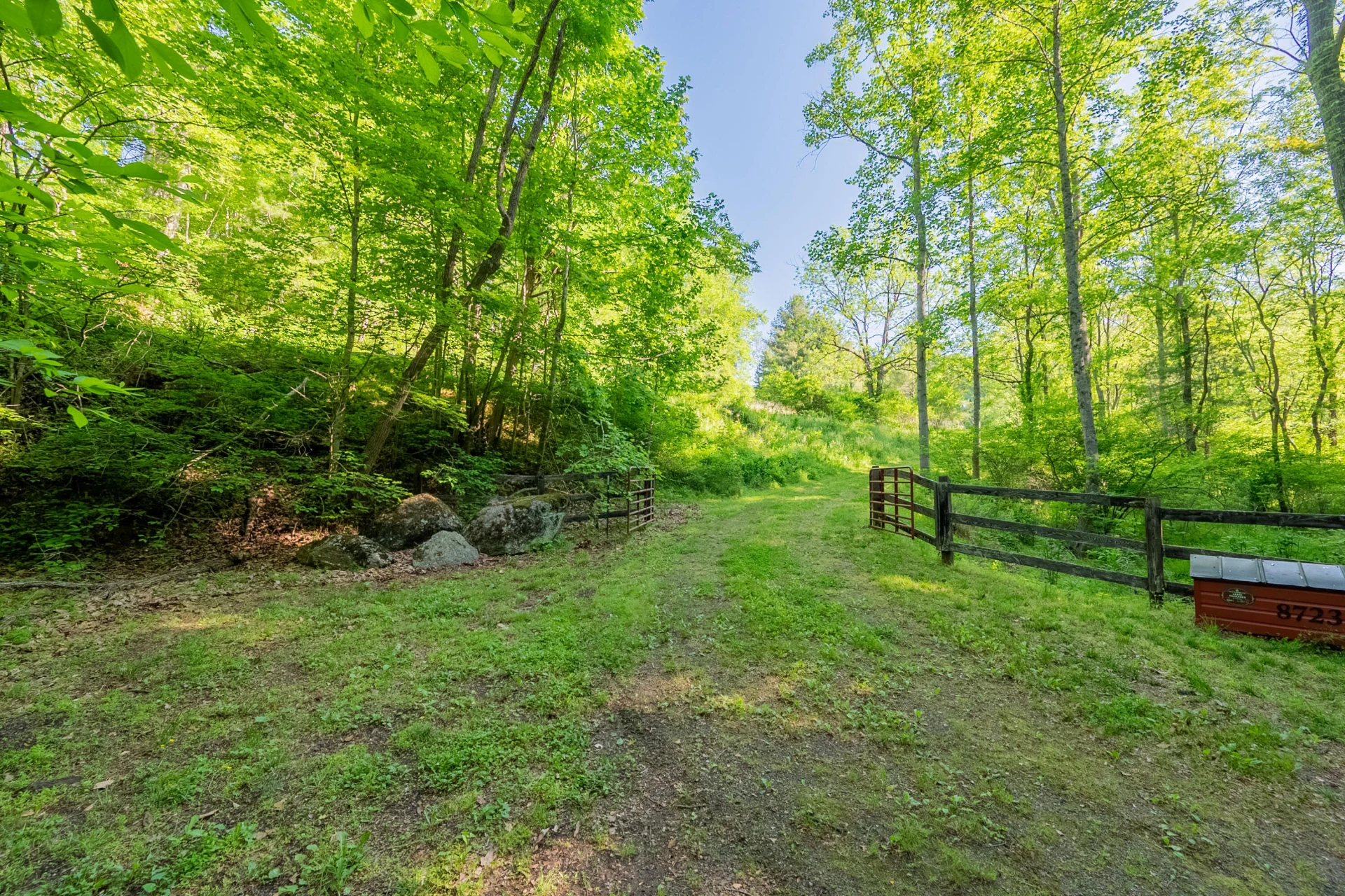 8730 Lee DR NE - Photo 8