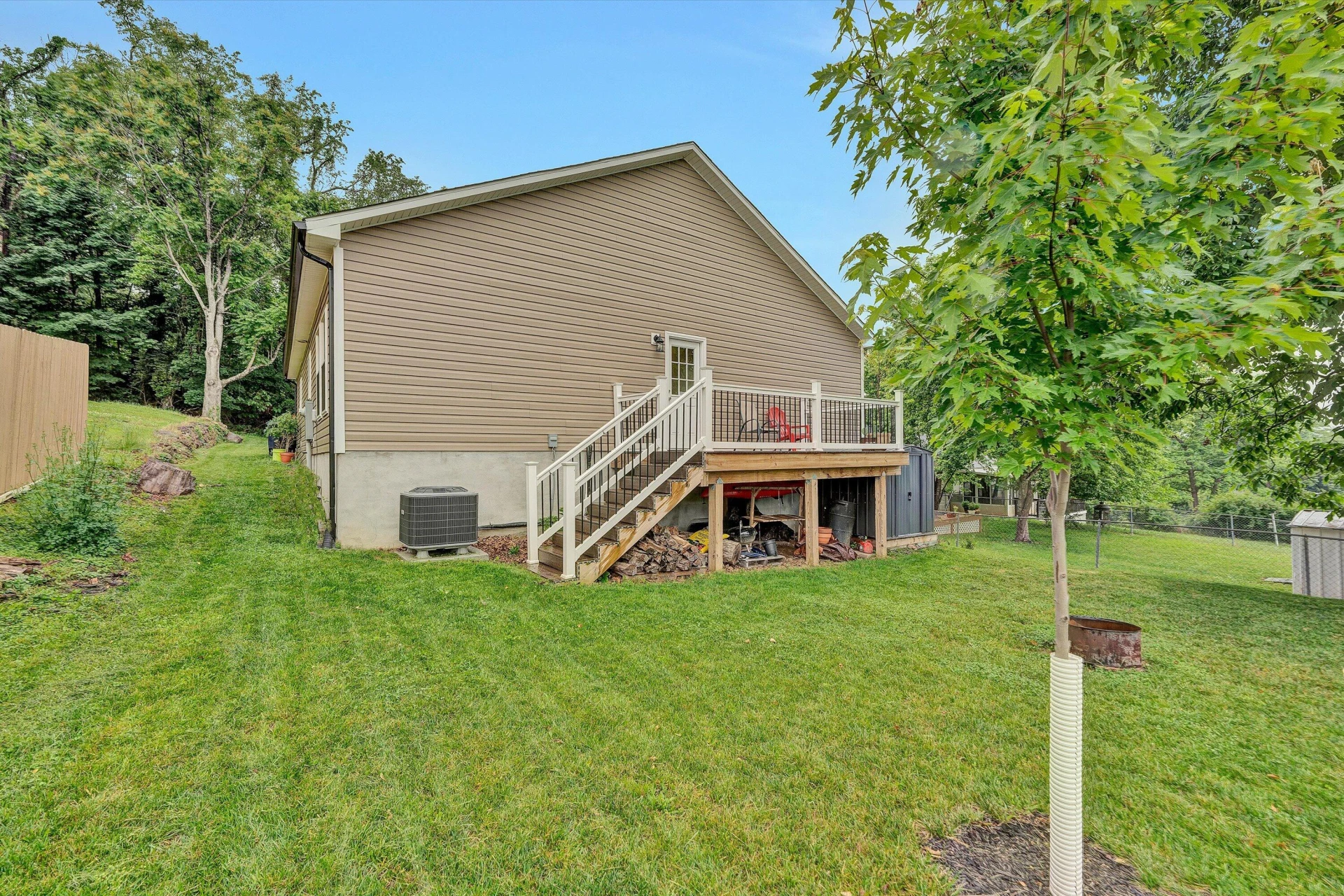 1718 Dundee AVE SE - Photo 19