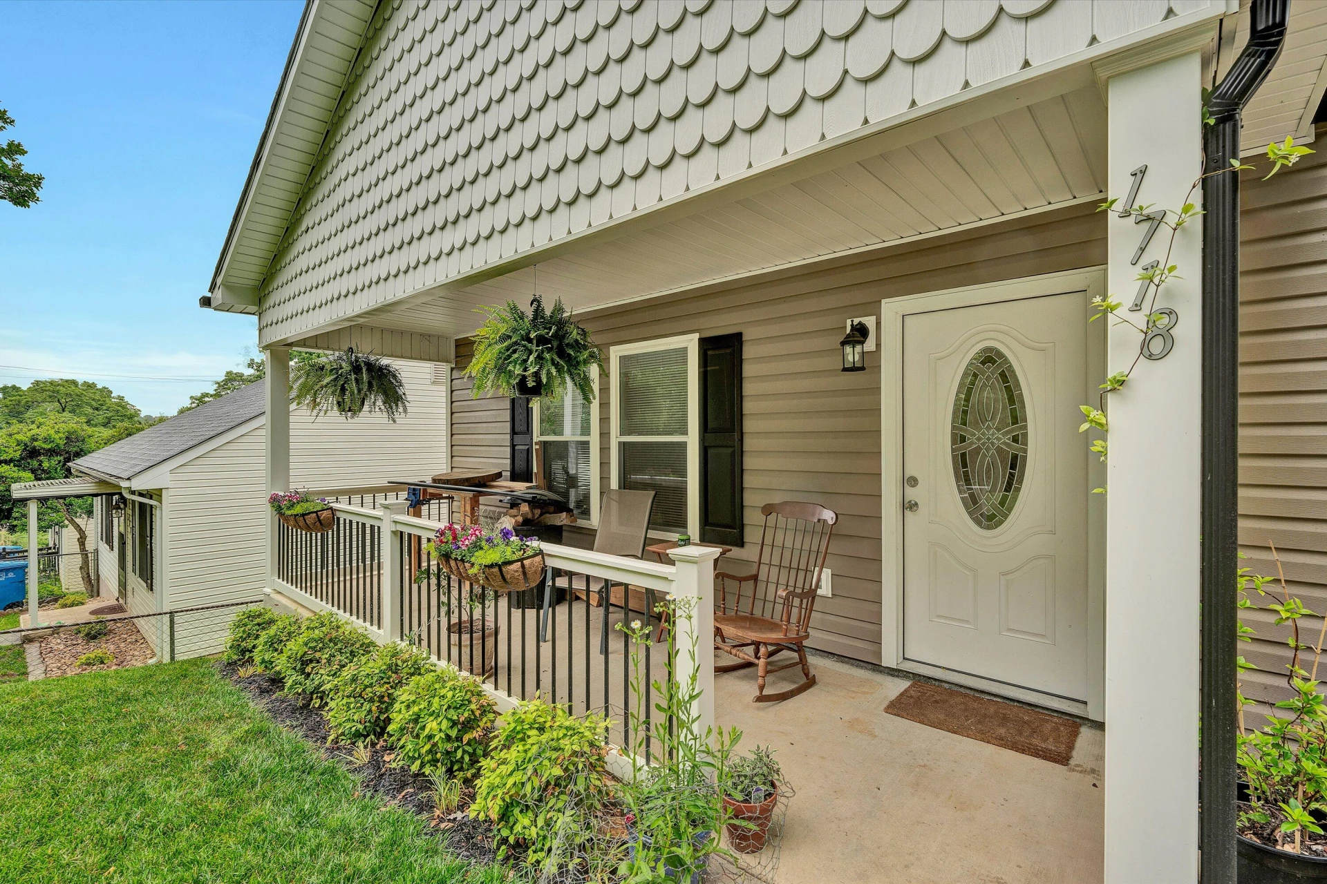 1718 Dundee AVE SE - Photo 2