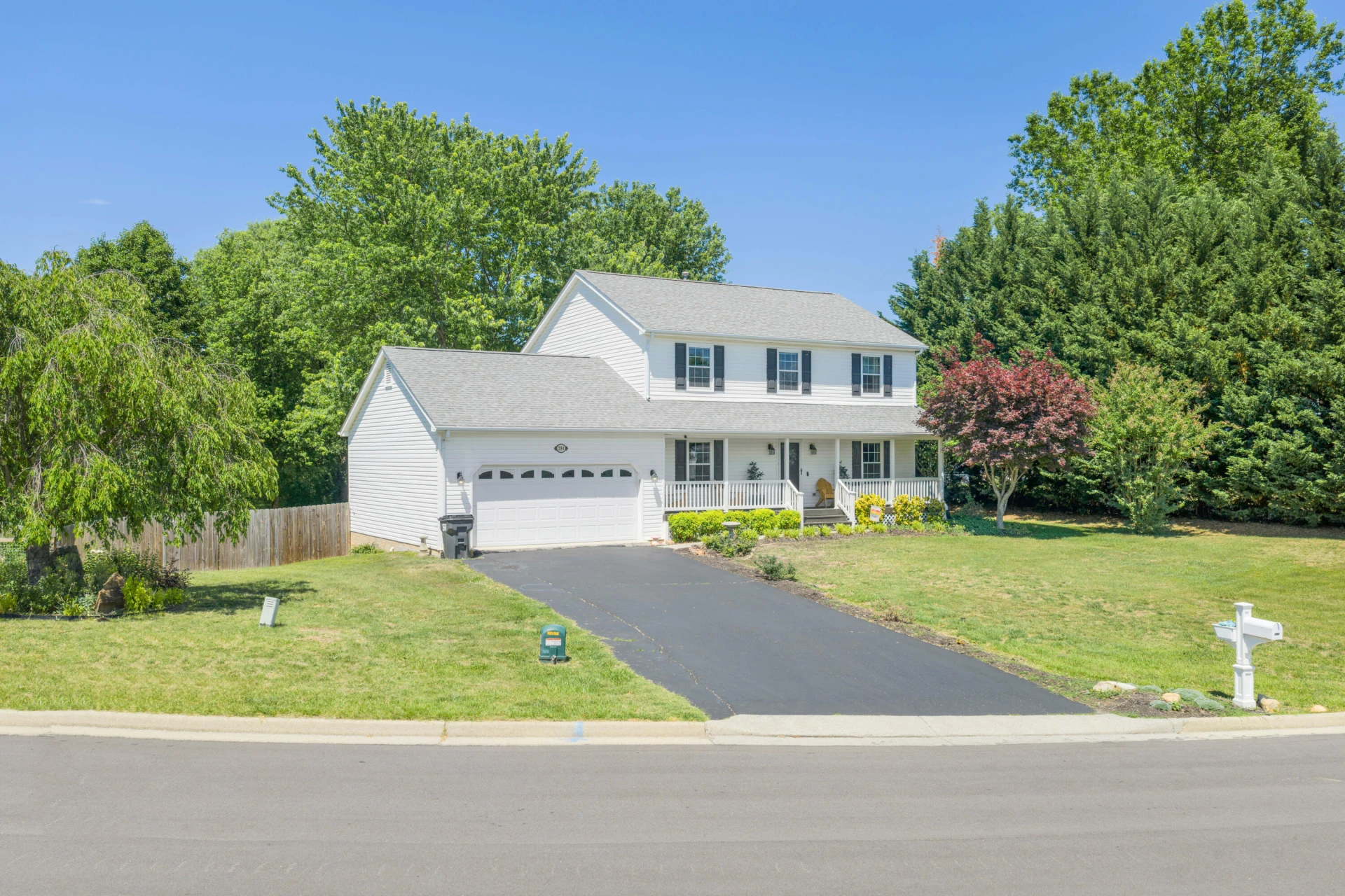294 Ray ST - Photo 2
