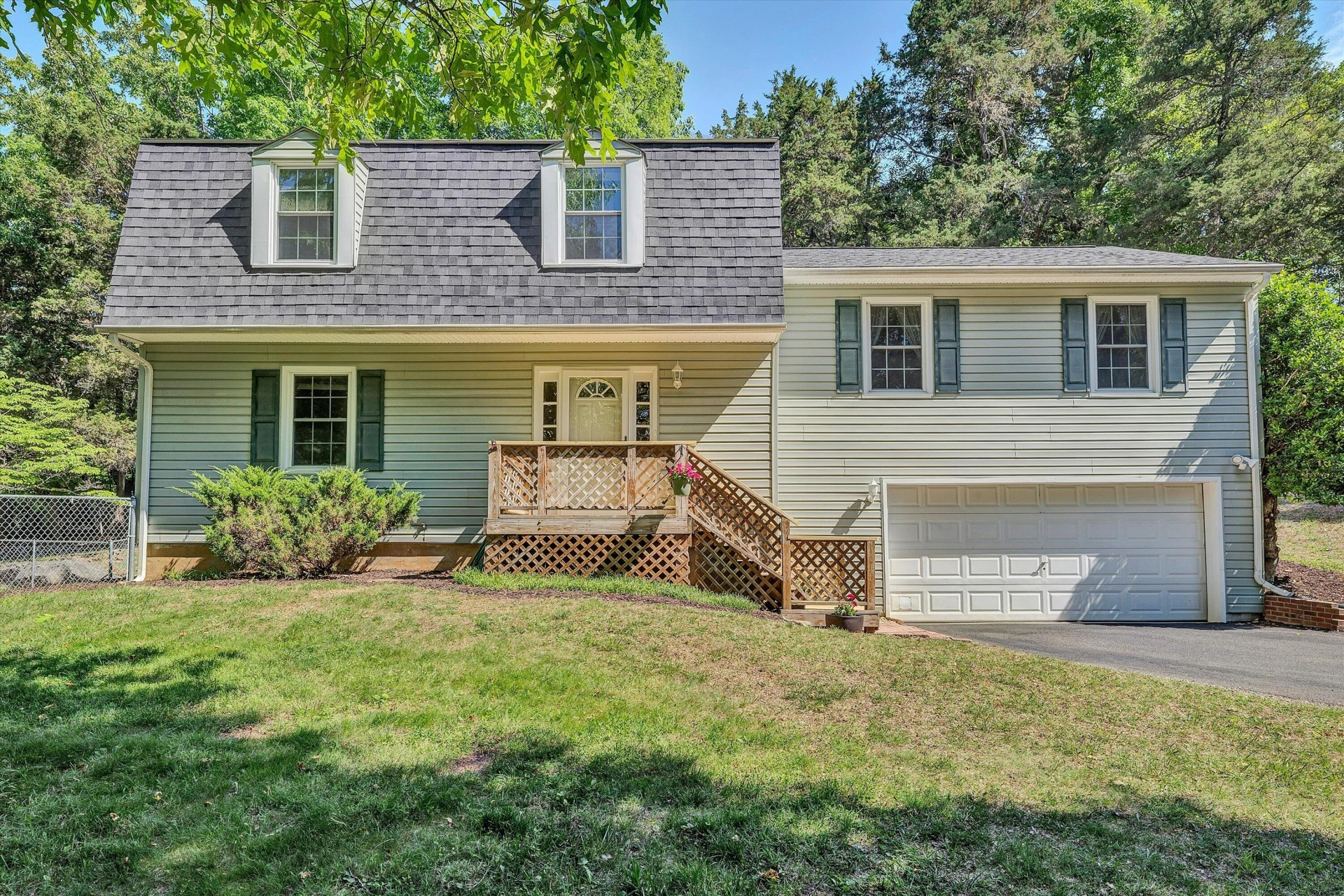 44 Shady LN - Photo 2