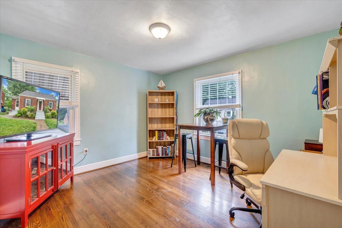 2644 Fairway DR SW - Photo 18