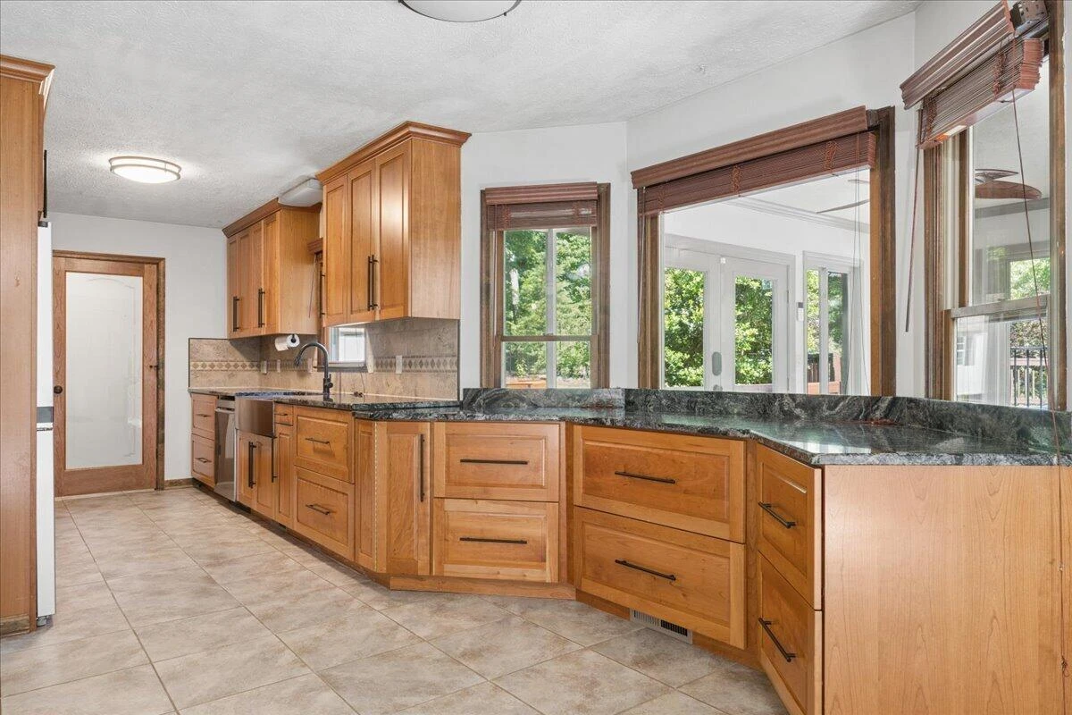 431 Langdon RD - Photo 8