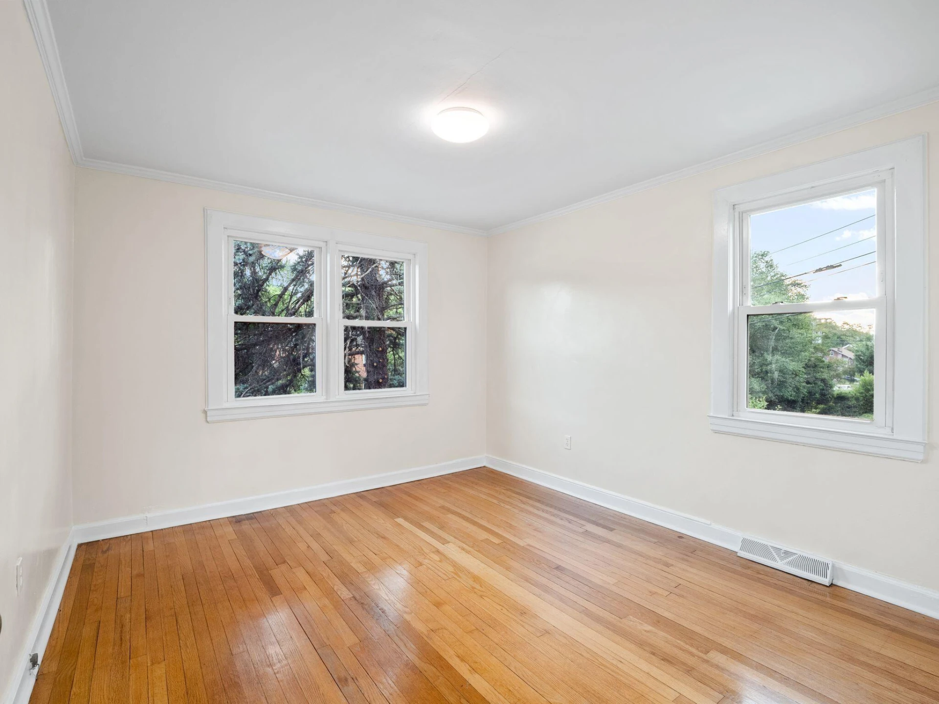 2421 Brandon AVE SW - Photo 18