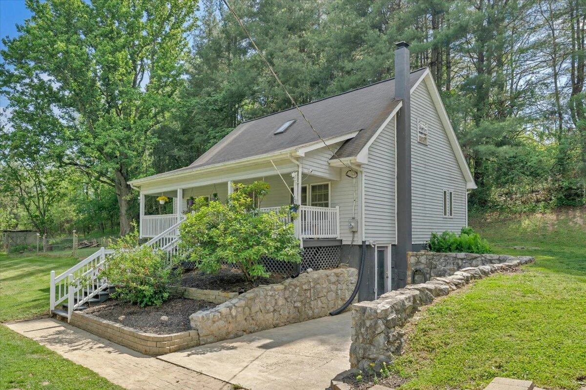 112 Shawsville Pike NE - Photo 35