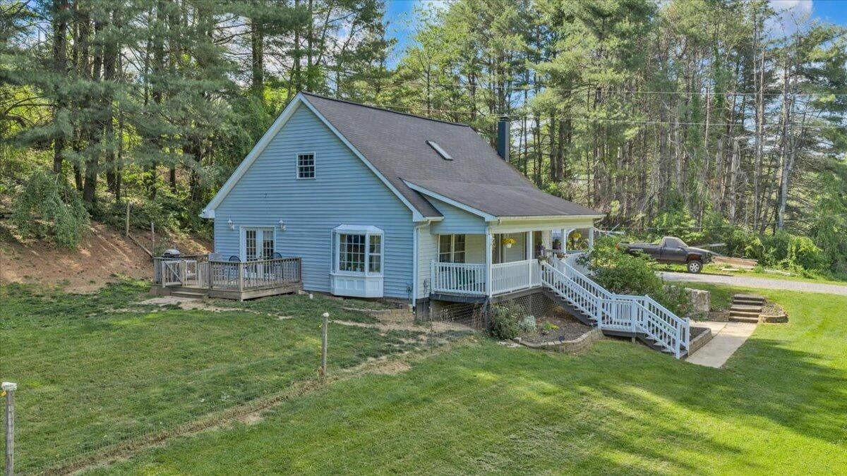 112 Shawsville Pike NE
