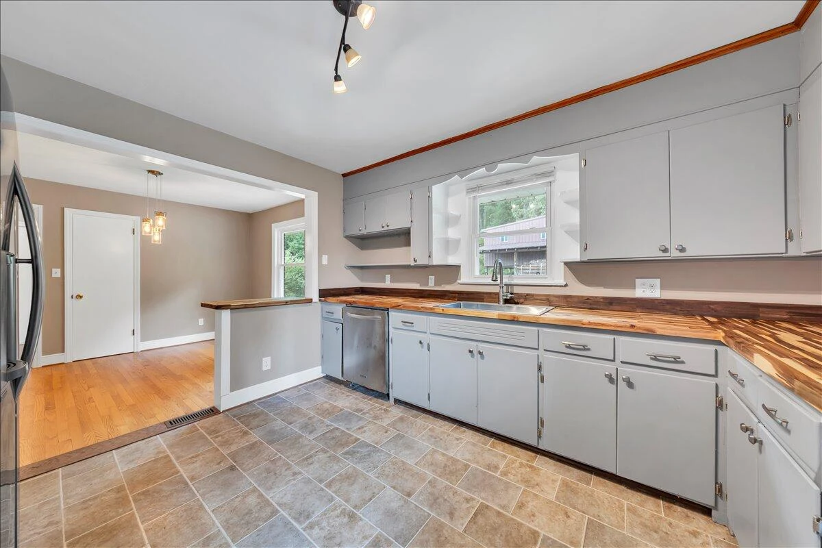 724 Vine ST - Photo 10