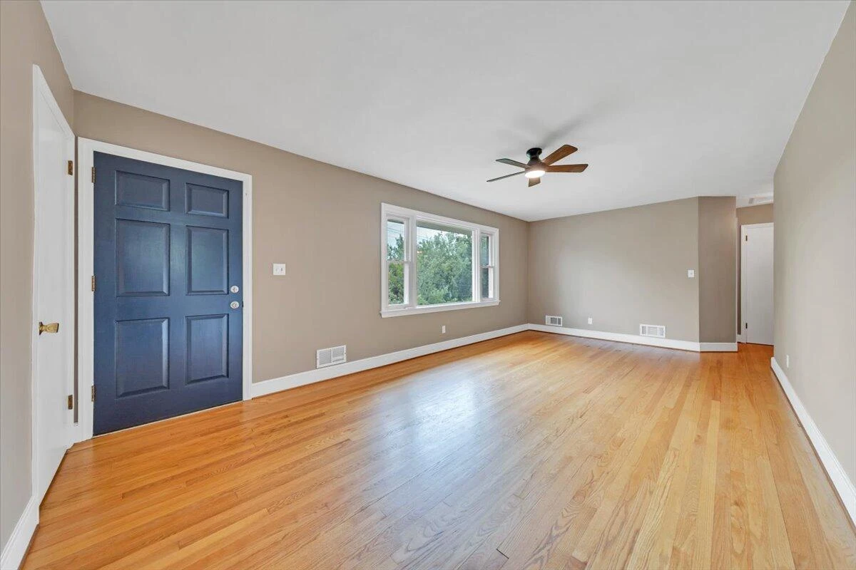 724 Vine ST - Photo 4