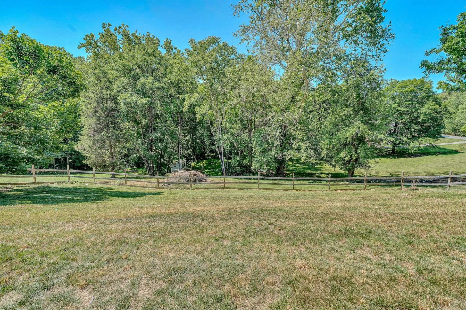 1410 Lakeridge CIR - Photo 47