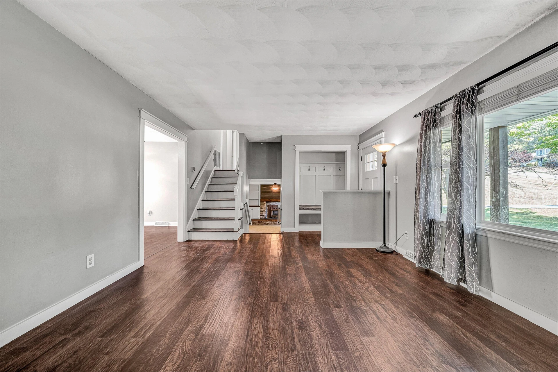 1410 Lakeridge CIR - Photo 5