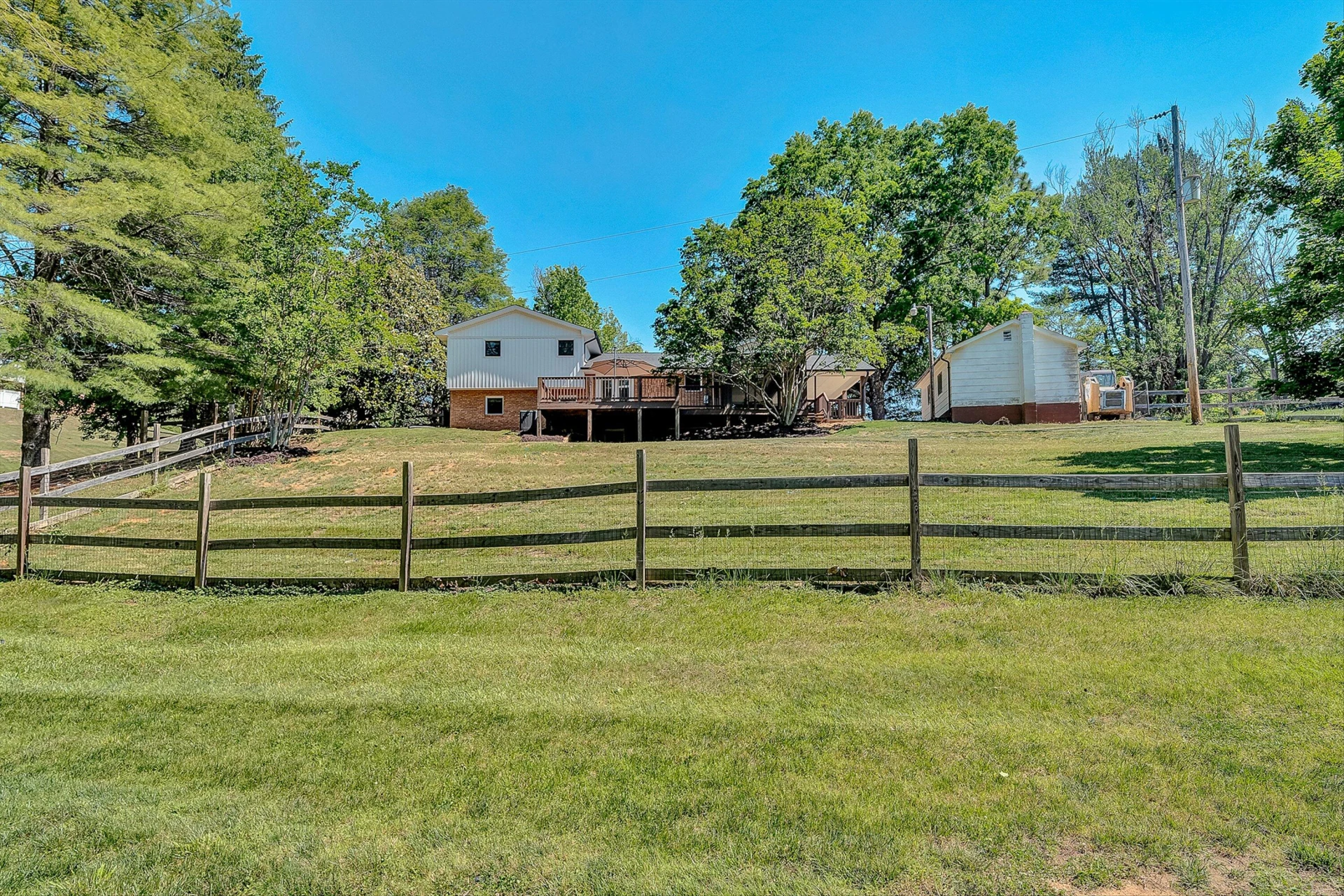 1410 Lakeridge CIR - Photo 53