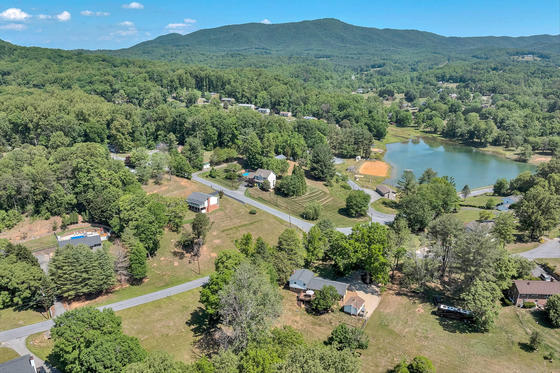 1410 Lakeridge CIR - Photo 58